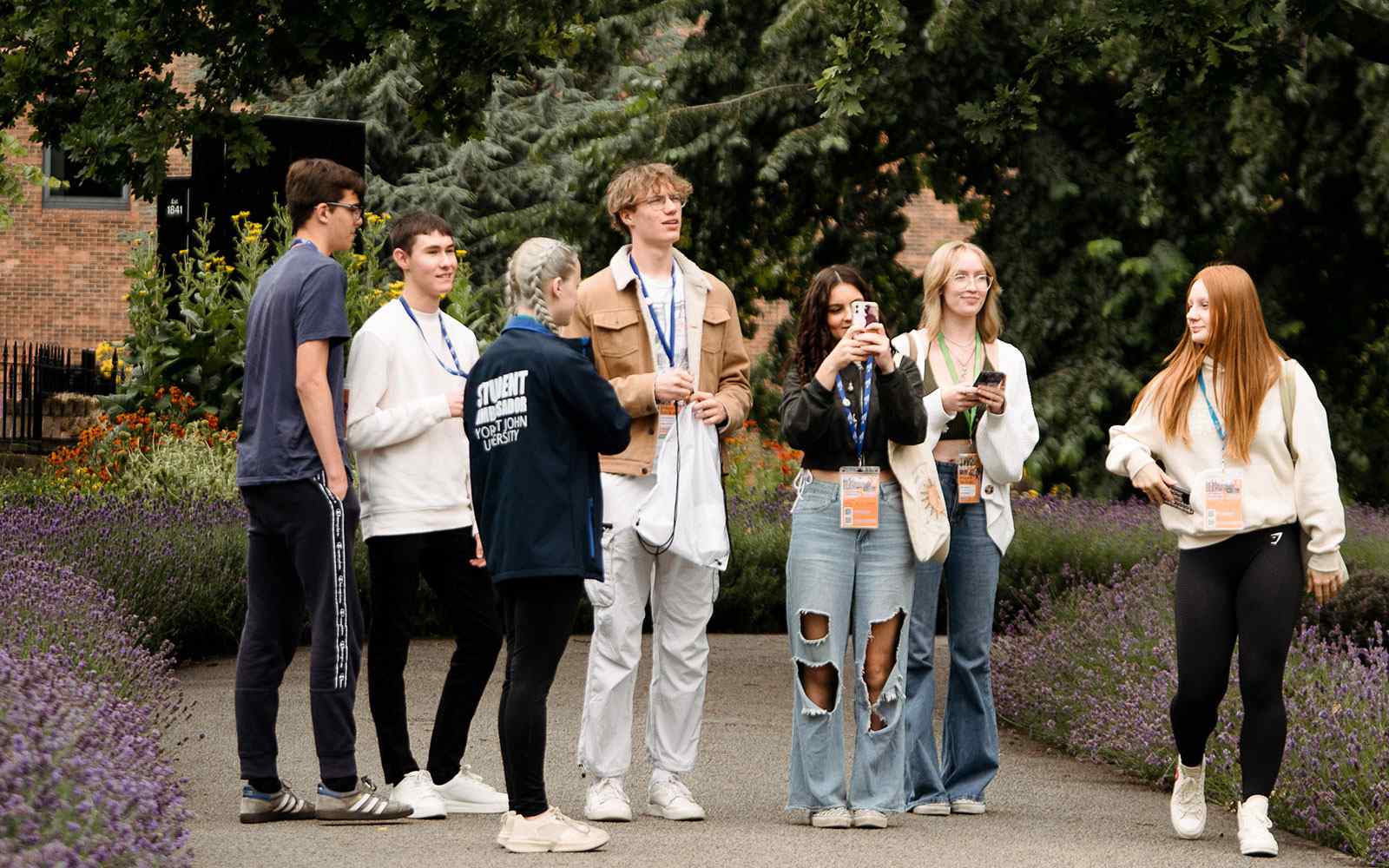 A group of year 12 students taking part in YSJ Discover summer school