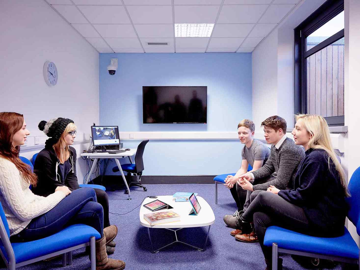 students in the counselling room 